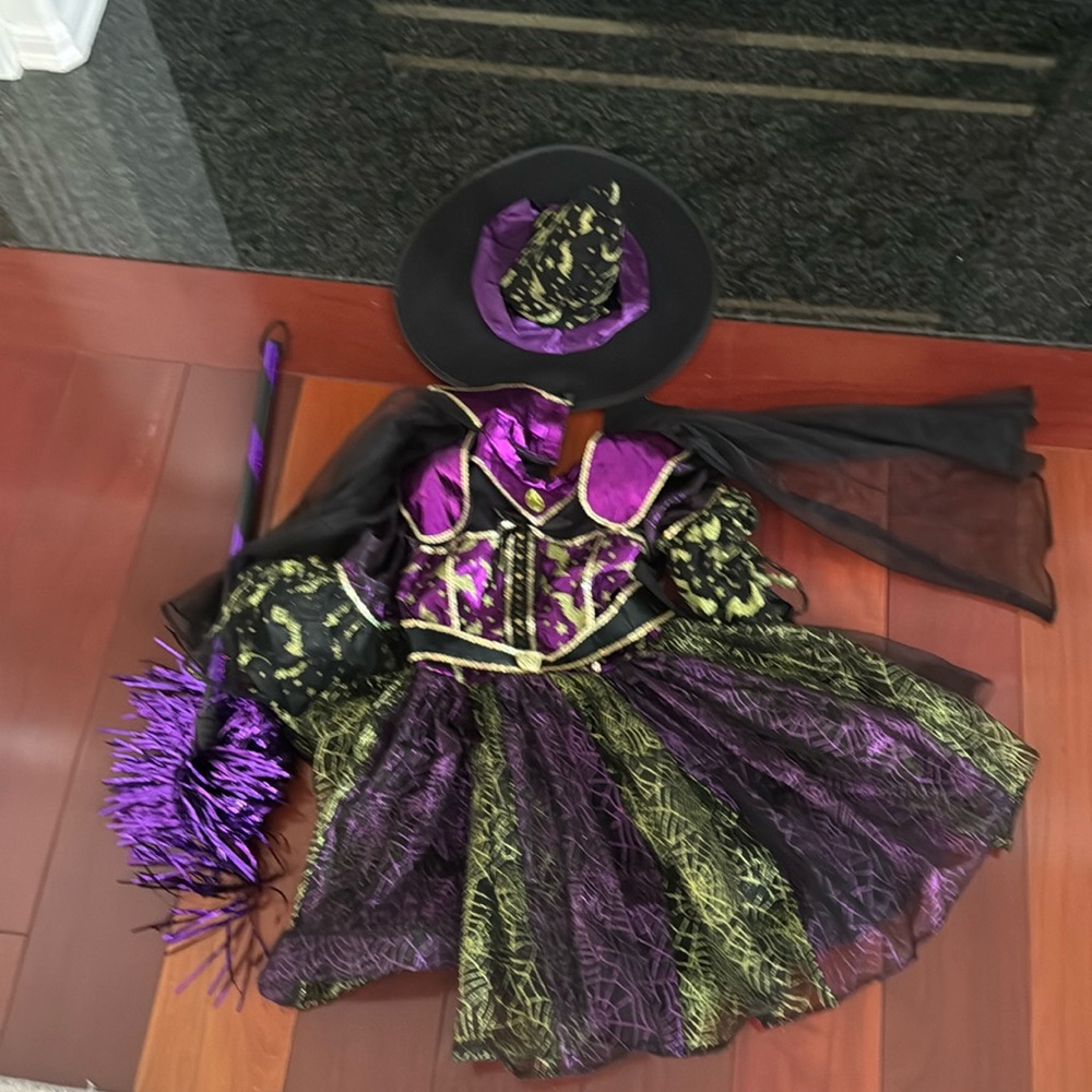 Witch Custom 5-6 years